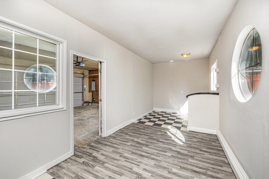 Building Photo - 15832 18th Pl W