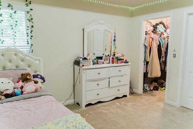 Building Photo - 3830 Kittery Point SW