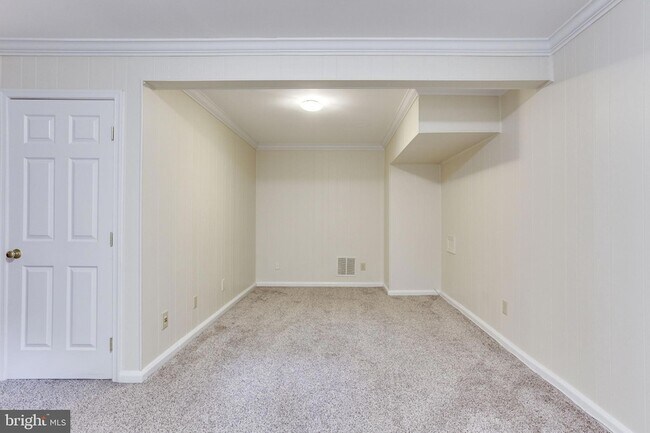 Building Photo - 2937 Village Spring Ln