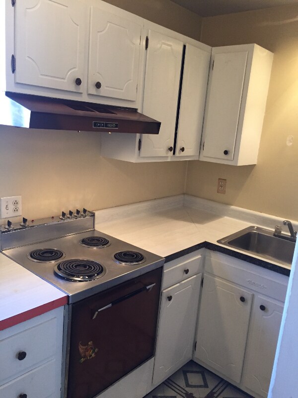 Building Photo - 1324 5th Ave