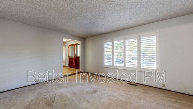 Building Photo - 2530 Brookhaven Dr