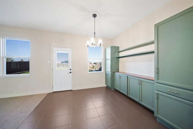 Building Photo - 12241 Cashton