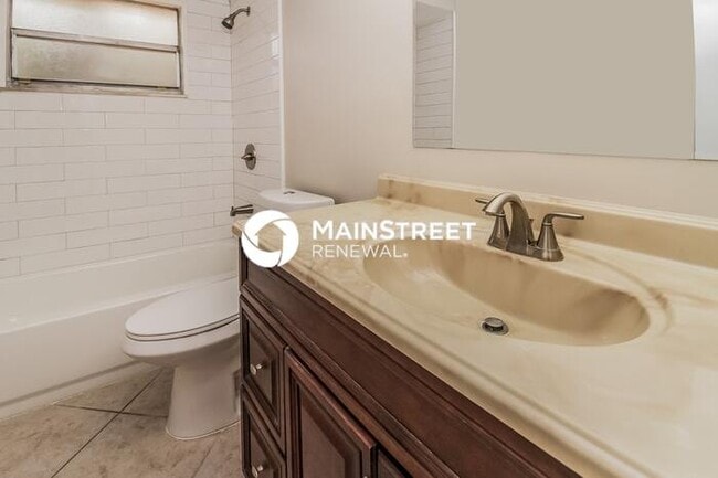 Building Photo - 3 Bedroom Pet-Friendly Home in LONGWOOD, F...