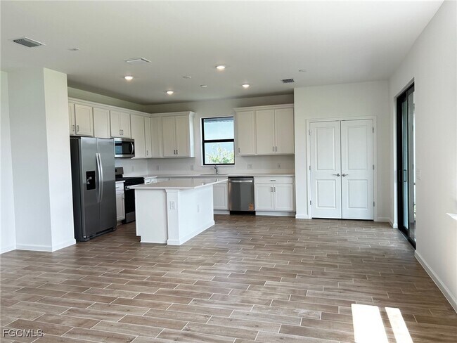 Building Photo - 24869 Surf Hvn Ln