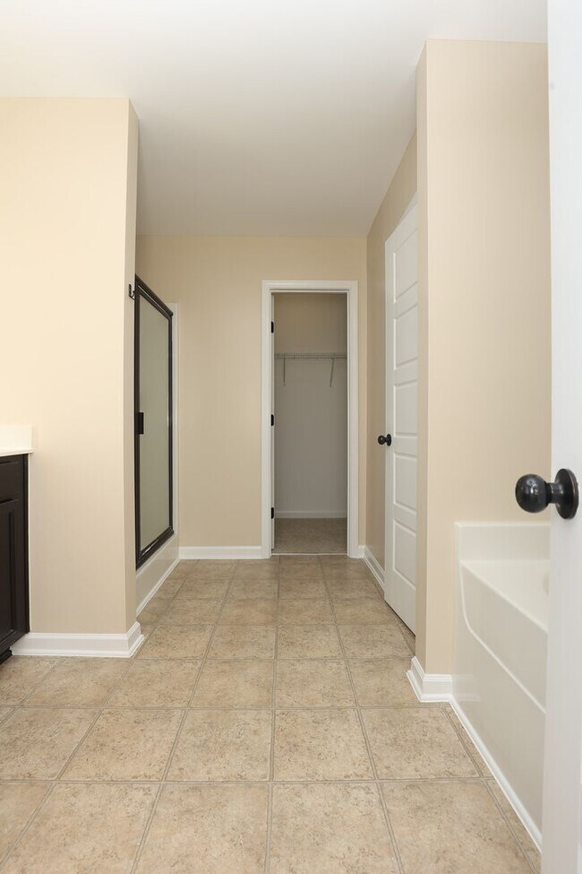 Building Photo - The Landing at Mill Creek community!  Washer / Dryer included