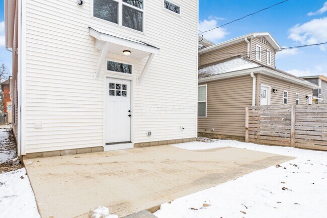 Building Photo - 93 N Princeton Ave