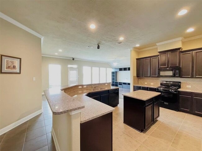 Building Photo - 25915 S Lakefair Dr