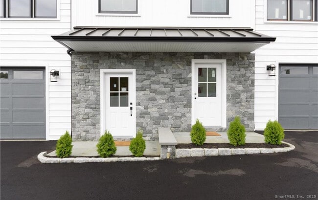 Building Photo - 124 Fox St