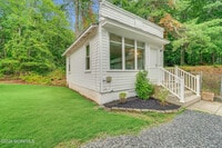 Building Photo - 302 Schoolhouse Rd