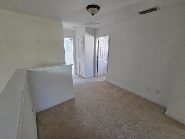 Building Photo - 2819 Roseglen Way