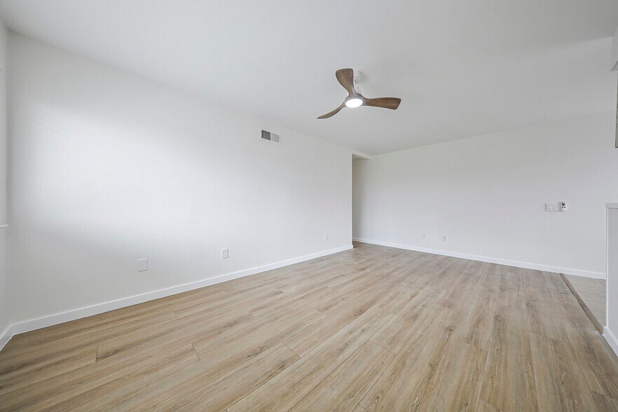 Building Photo - 72577 Edgehill Dr