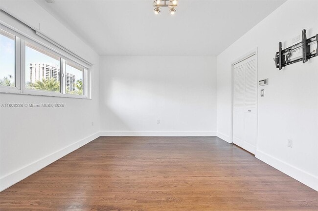 Building Photo - RIVER BAY PARK