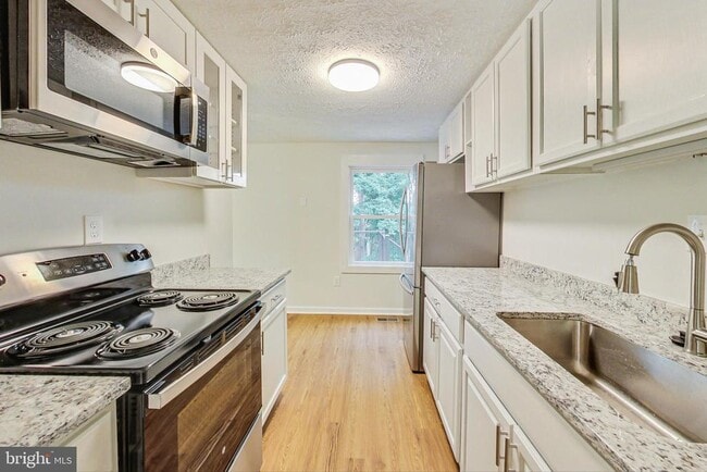 Primary Photo - 6307 Willow Way