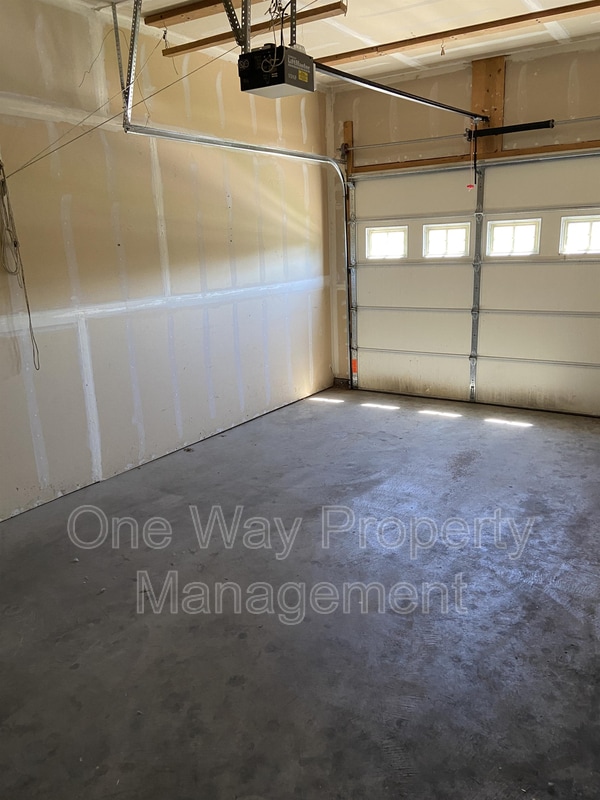 Building Photo - 6607 W 3rd St