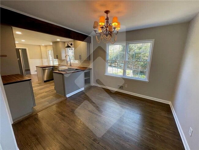 Building Photo - 9935 La View Cir