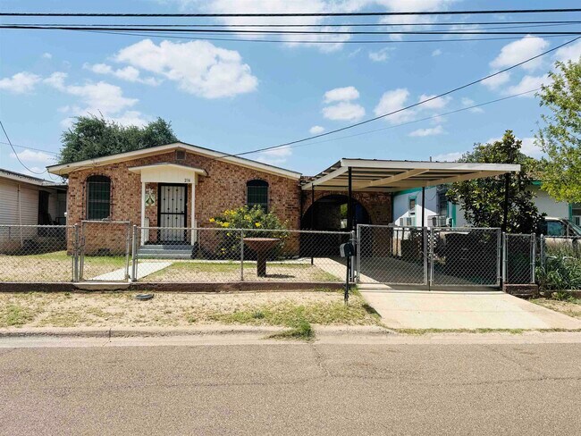 Primary Photo - 216 W Olive St
