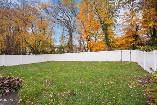 Building Photo - 121 Milton Ave