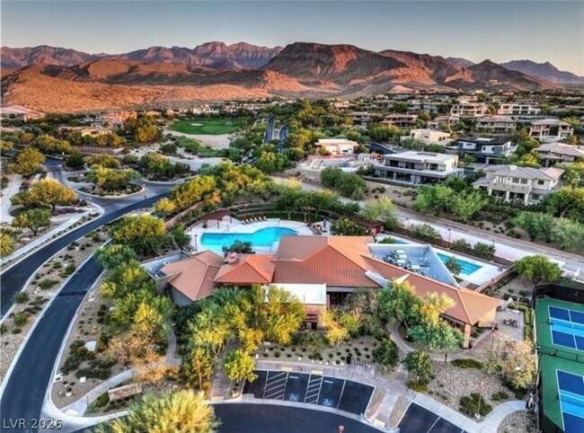 Building Photo - 47 Pristine Glen St