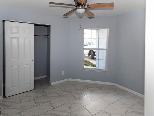 Building Photo - 133 W Park Ave