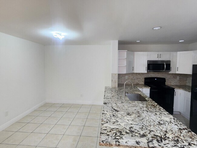 Building Photo - 6013 10th Ave N