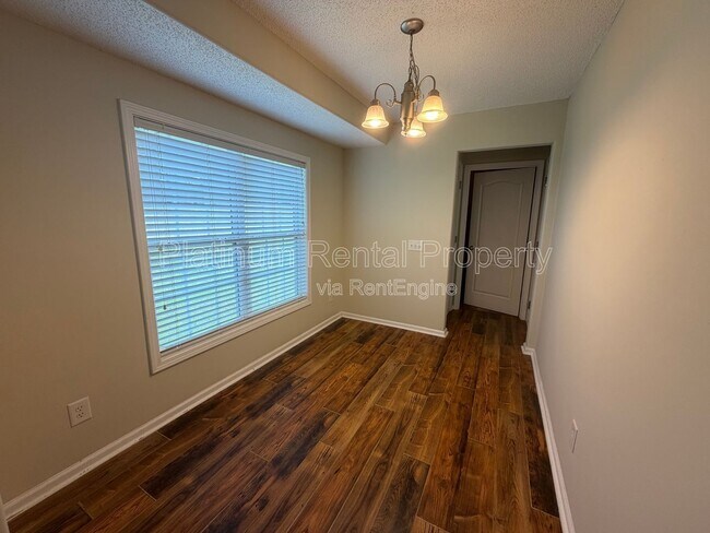 Building Photo - 105 Platte St