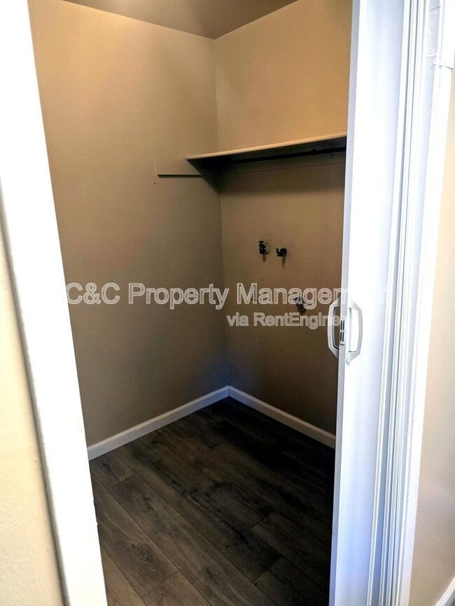 Building Photo - 3625 Larchmont Square Ln