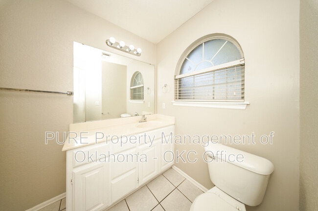 Building Photo - 400 Coalbrook Dr