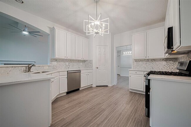 Building Photo - 2118 Westover Park Cir