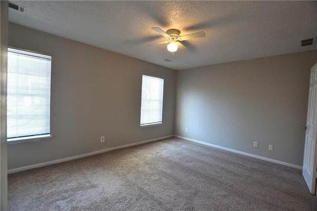 Building Photo - 2125 Fairways Ct