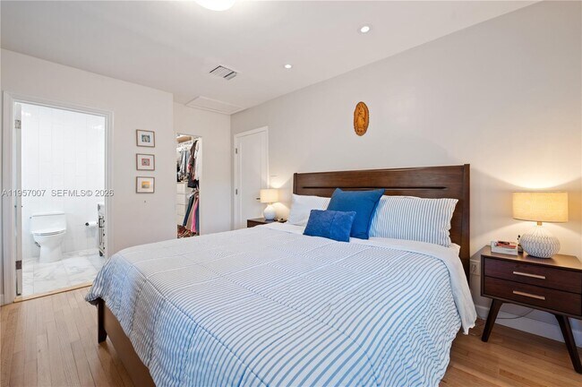 Building Photo - 4420 SW 14th St