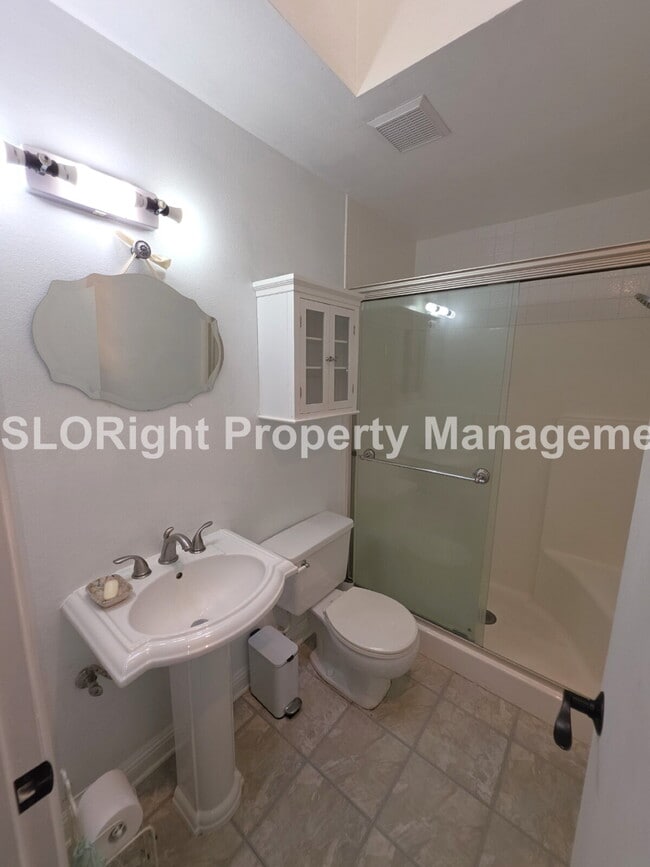 Building Photo - AVAILABLE NOW - 2 Bedroom/2 Bath Pismo Beach Home
