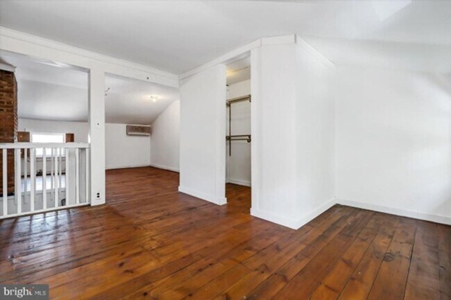 Building Photo - Enchanting Fells Point SFH 2bd/1.5ba w/ CAC, Modern Features, W/D and more! Available now