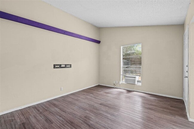 Building Photo - 2809 Parker Ln
