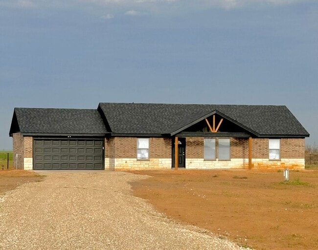 Building Photo - Country Living In Roosevelt ISD!
