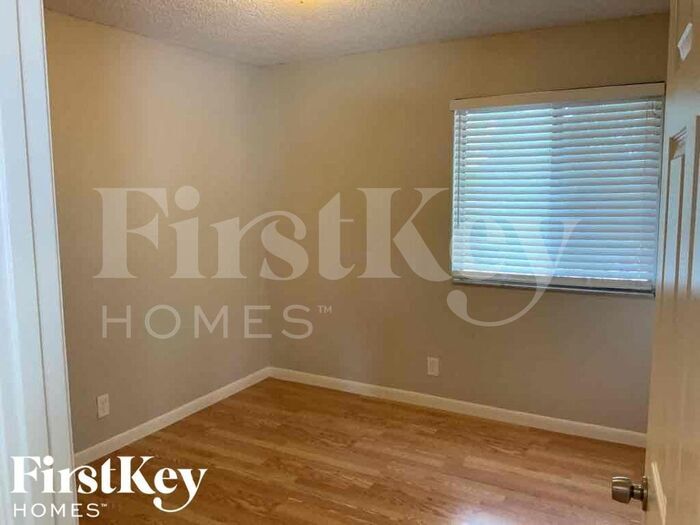 Building Photo - 5784 Strawberry Lakes Cir