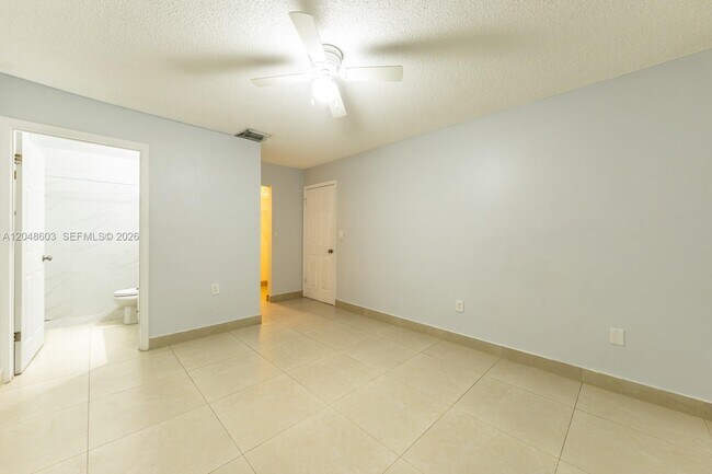 Building Photo - 2610 W 65th St