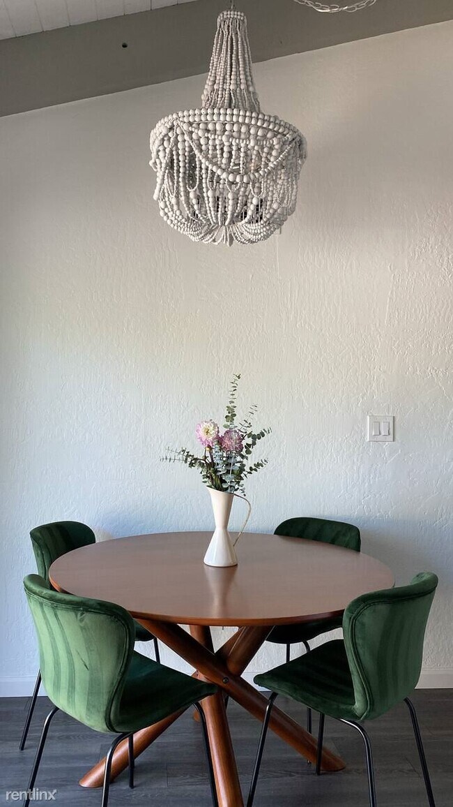 Building Photo - 2 br, 2 bath Townhome - 5511 North 71st Place