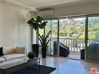 Building Photo - 999 N Doheny Dr