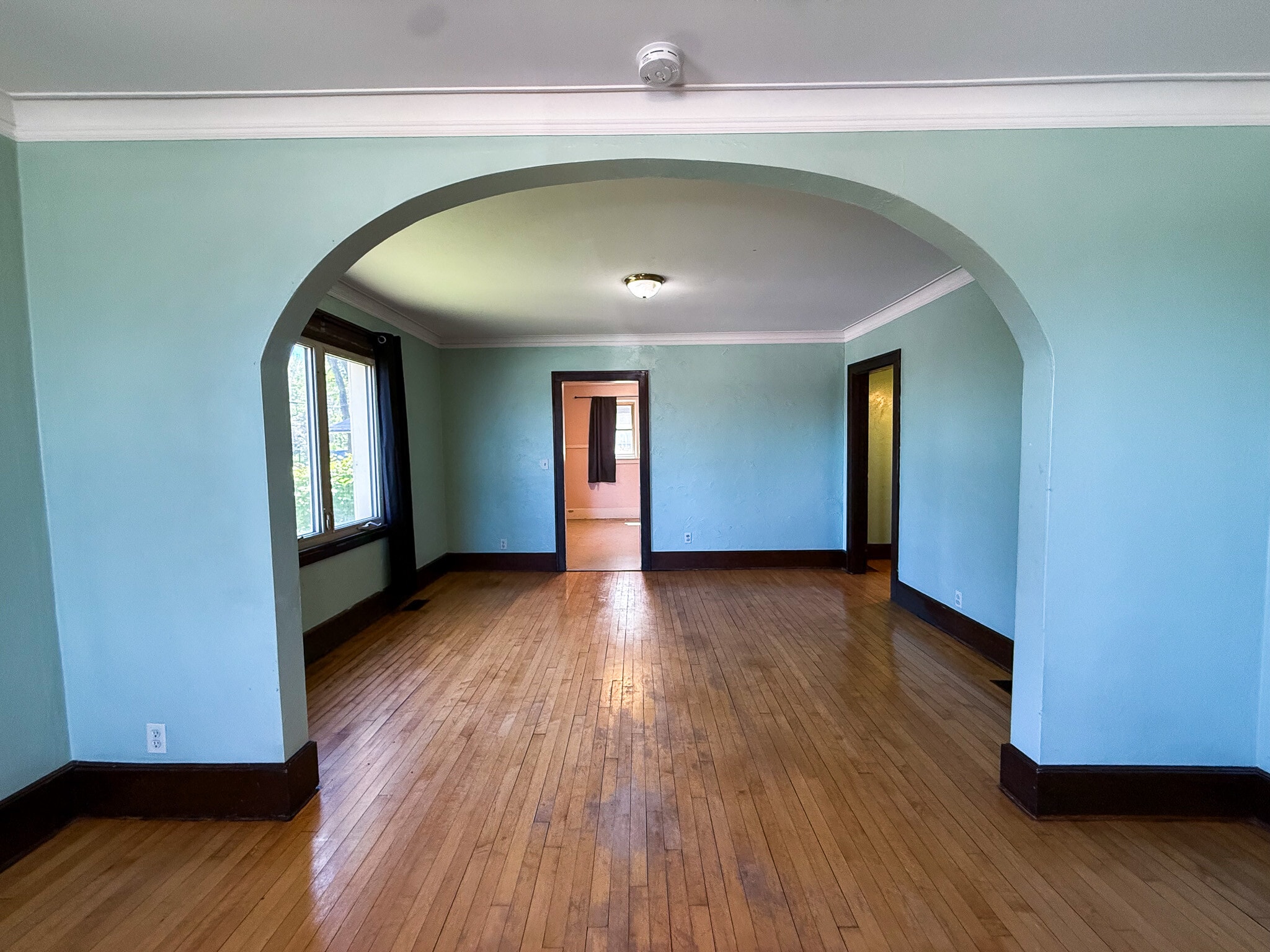Building Photo - 657 Lake Ave