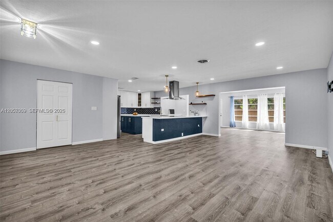 Building Photo - 851 SW 49th Terrace