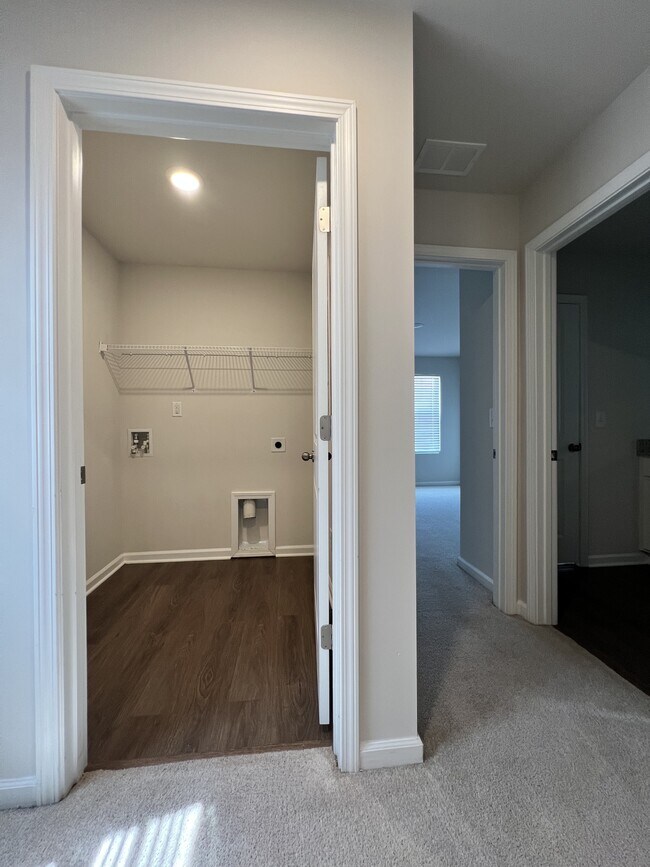 Building Photo - 199 Kitti Wake Dr