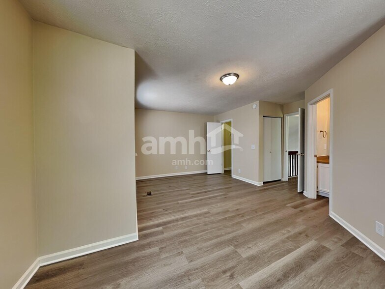 Building Photo - 5711 Briarwick Ct