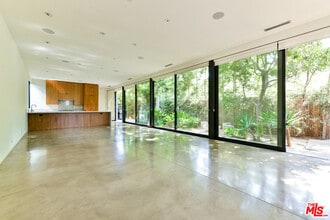 Building Photo - 848 Milwood Ave