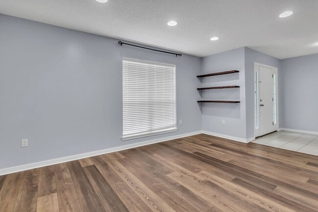 Building Photo - South Crestview Ranch on Cul-de-sac