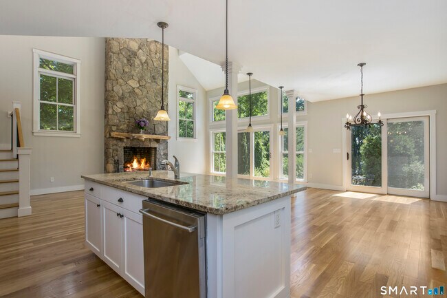 Building Photo - 14 Burr Rd