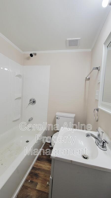 Building Photo - 1230 Tank Ct