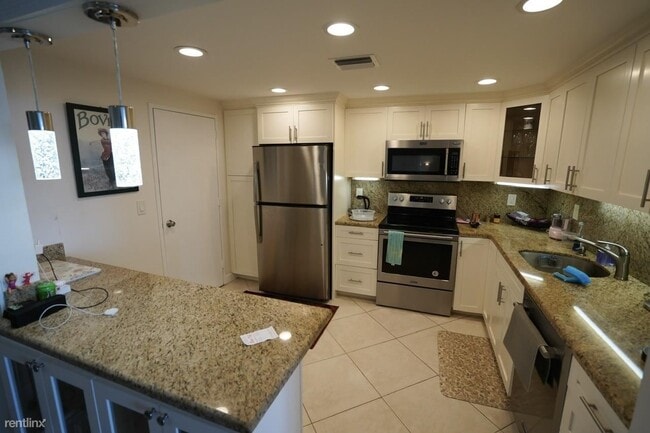 Building Photo - 2 br, 2 bath Condo - 2851 S Ocean Blvd Apt 5P