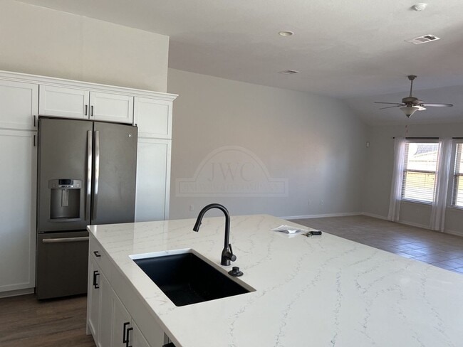 Building Photo - 6311 Serpentine Dr