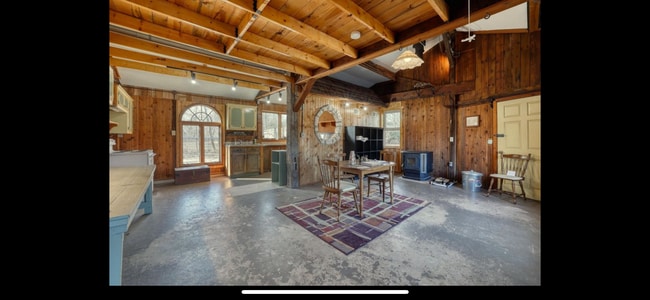 Building Photo - 17303 Rockfield Rd