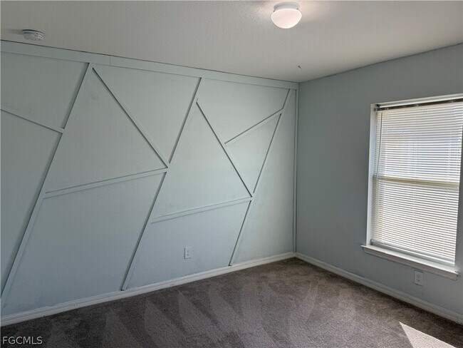 Building Photo - 910 NW 8th Terrace